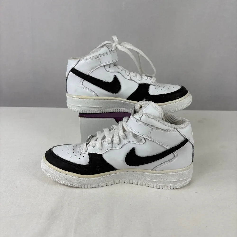 Nike iconic air
